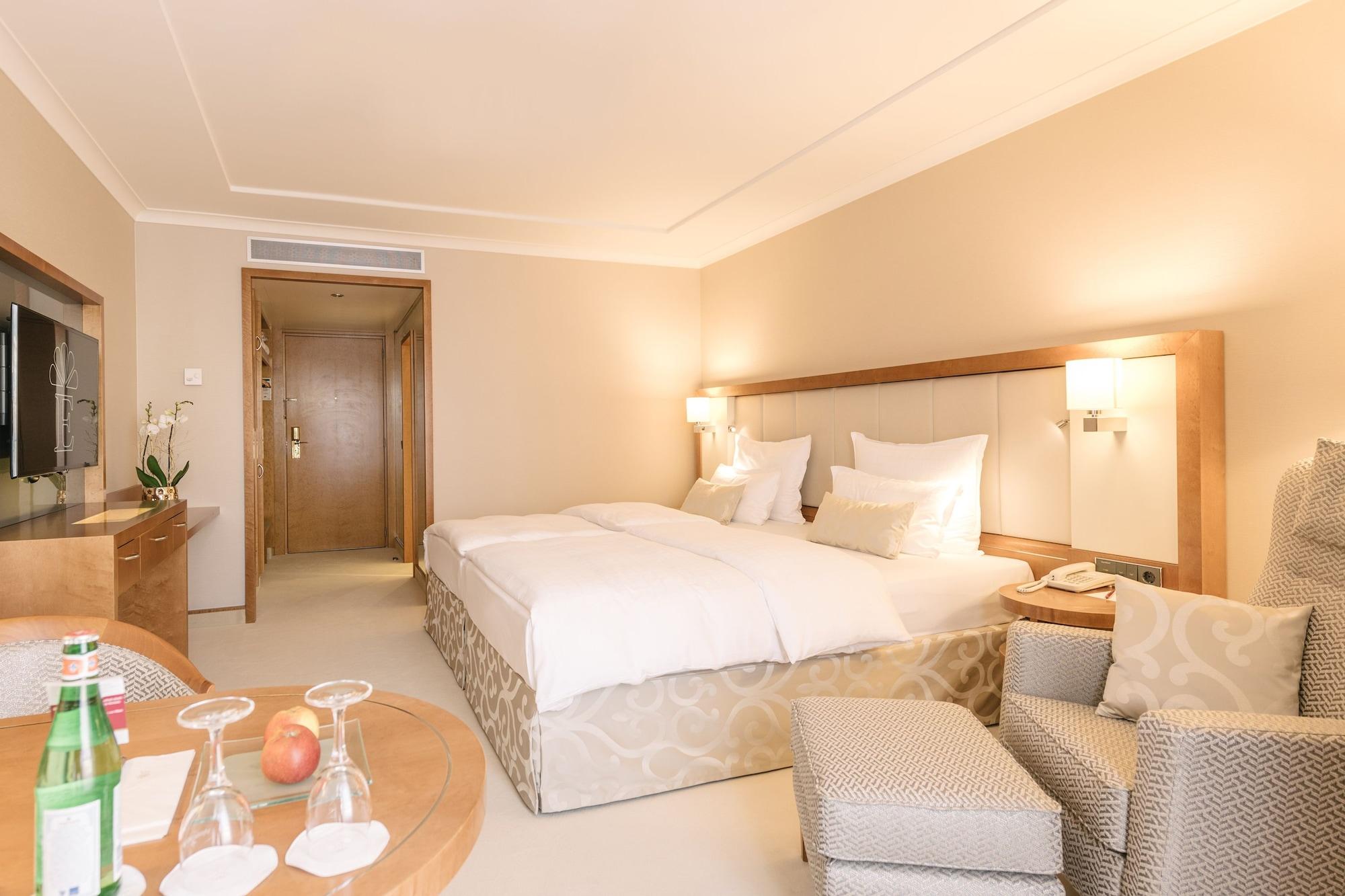 그랜드 엘리제 함부르크 호텔 함브루크 외부 사진 A room at the hotel