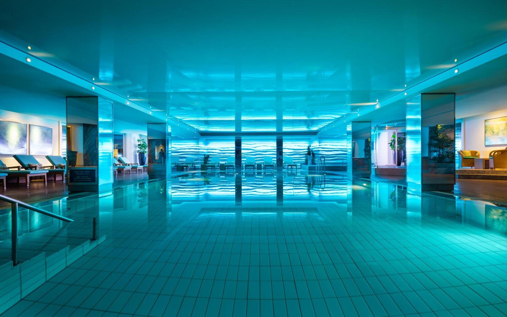 그랜드 엘리제 함부르크 호텔 함브루크 외부 사진 The lobby of the InterContinental London O2