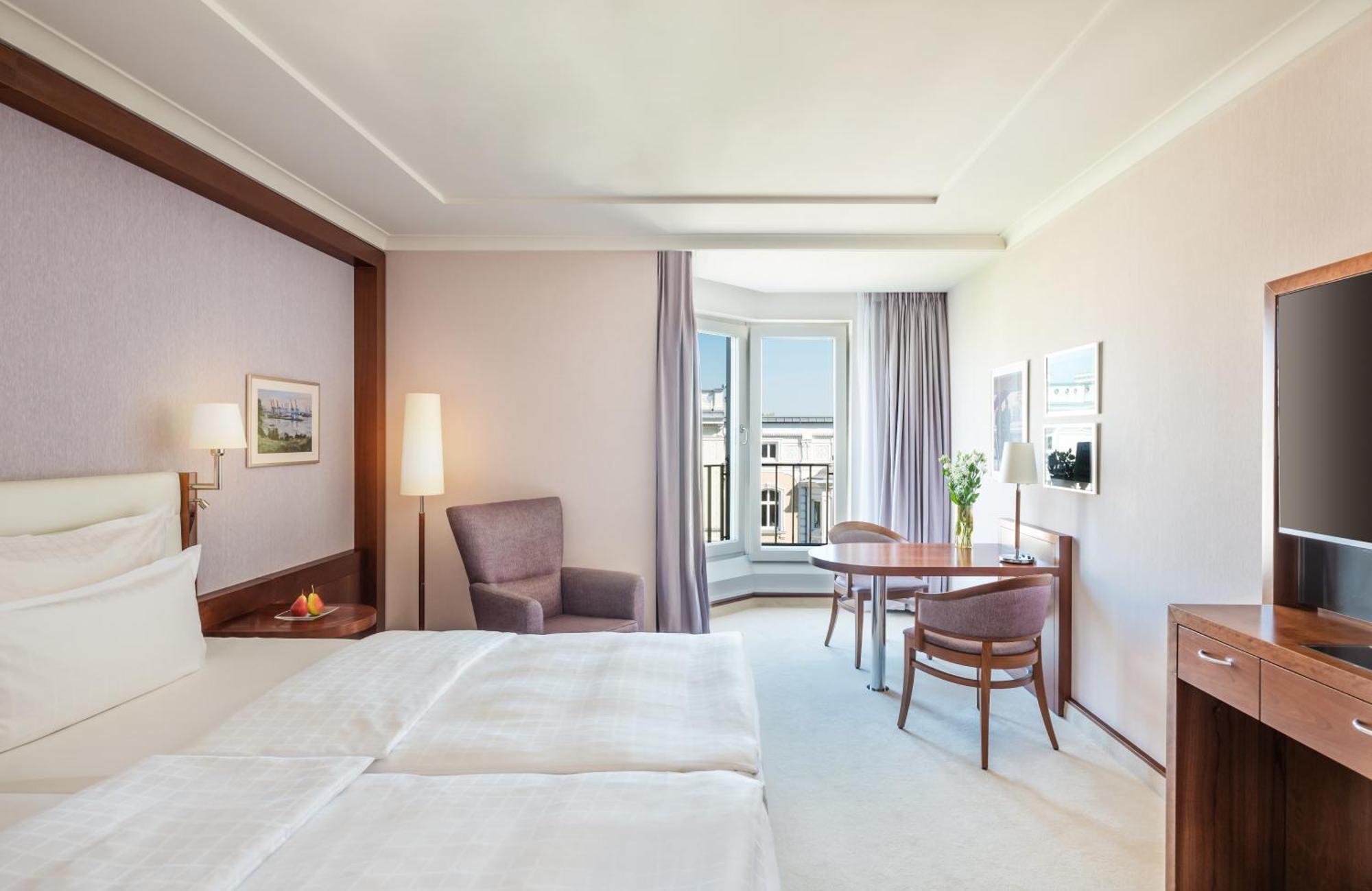그랜드 엘리제 함부르크 호텔 함브루크 외부 사진 A room at the Hotel de la Ville